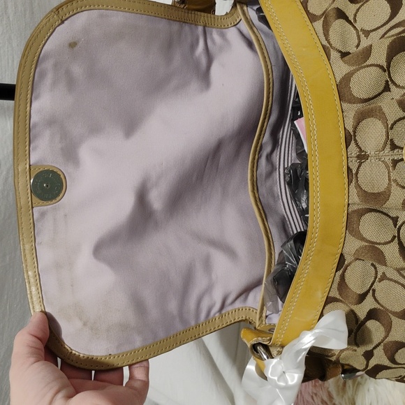 SALE! Coach Soho Pleated LG Flap Signature Collection Vintage Shoulder/Handbag - Picture 7 of 16